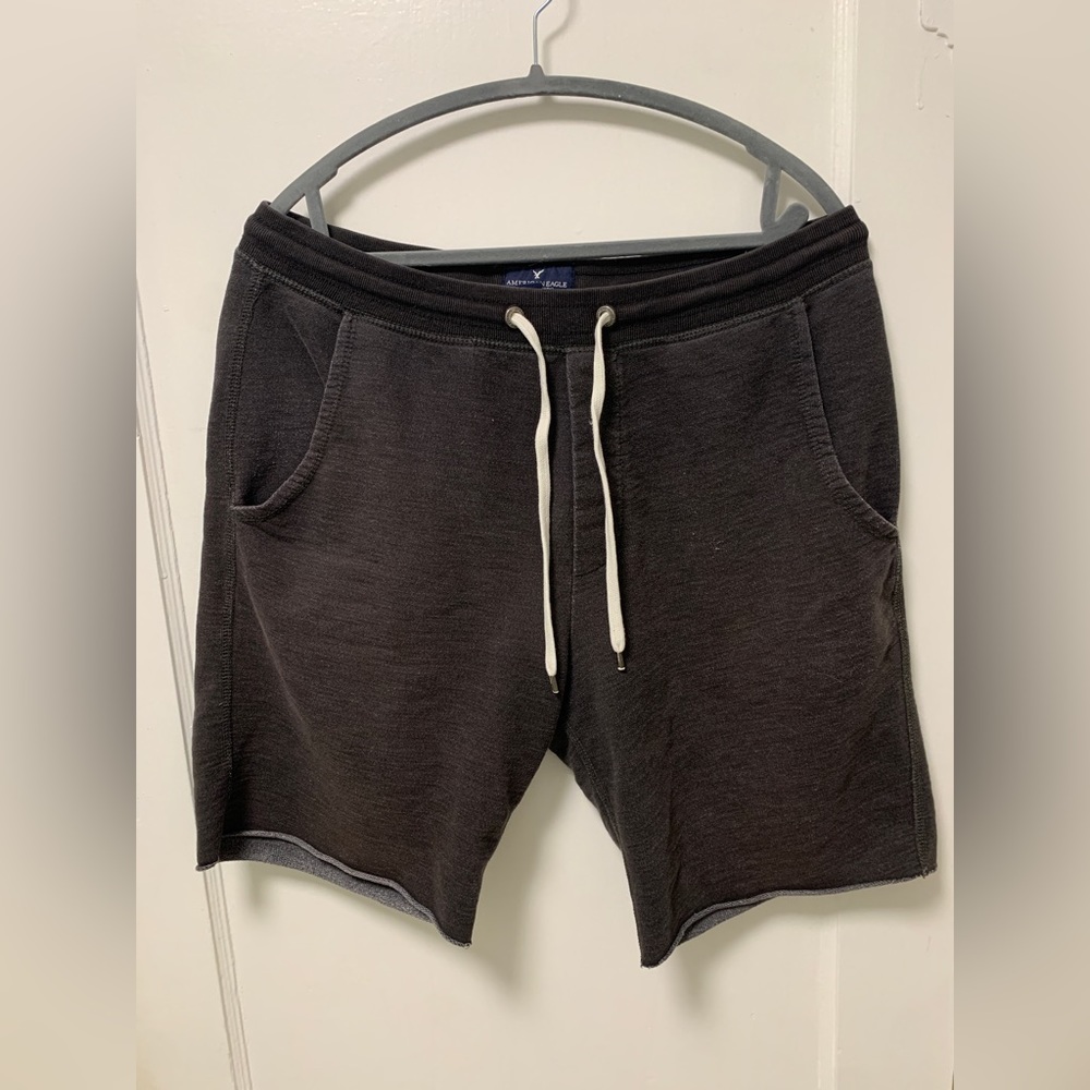 Stylish Jogger Shorts - Men's Size Large - Excellent Condition